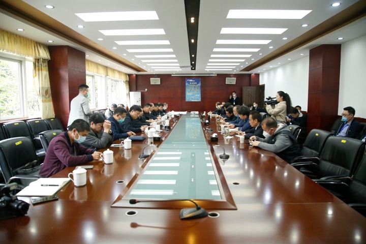 云南煤矿清静监察局党组书记、、局长贺德安带队深入威信煤炭公司调研