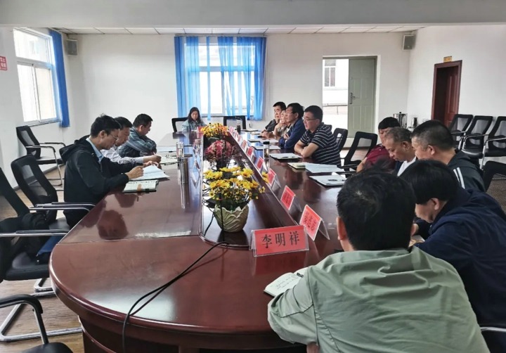 云煤集团专职外部董事寸延峰、孔君赴云南源能矿山建设有限公司调研