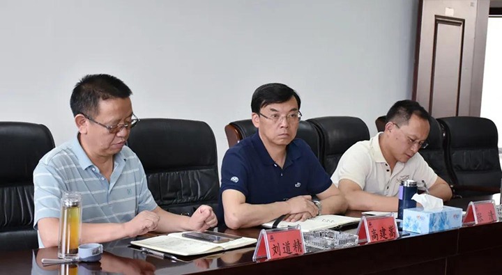 集团党委副书记、、、总司理高建嵩一行赴曲煤焦化督导调研