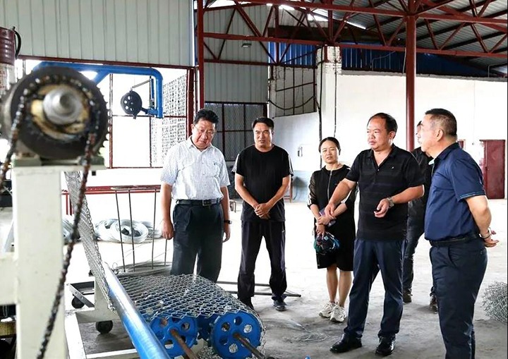 集团专职外部董事寸延峰、孔君到一平浪煤矿开展事情调研