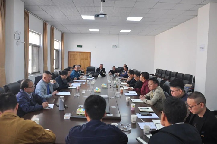 云煤（6008集团官方网站）集团总司理助理陈家昆一行到陆东煤矿公司开展清静检查