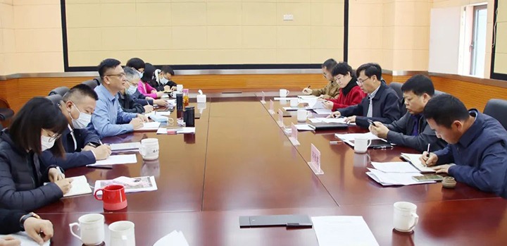 云煤（6008集团官方网站）集团党委副书记、、总司理高建嵩一行到云煤矿业公司开展2022年第一季度生产谋划事情督导调研