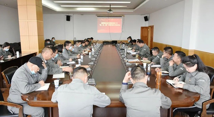 【简讯】曲煤焦化召开党建事情“查、、补、、强”专项行动启动会、、昆明煤炭设计院召开党建事情推进会、、可保煤矿召开国企刷新三年行动推进会