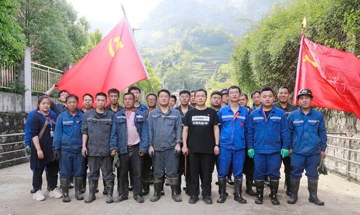 【简讯】威信煤炭公司开展义务劳动、、、先锋煤业公司开展篮球联谊赛