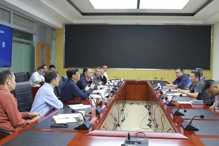 云煤（6008集团官方网站）集团与开远市政府举行座谈会