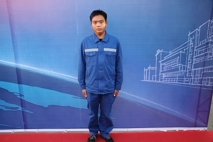 在岗位上坚守，在通俗中出彩——省十八届职工职业手艺大赛掘进机司机手艺状元王福刚诠释“工匠精神”