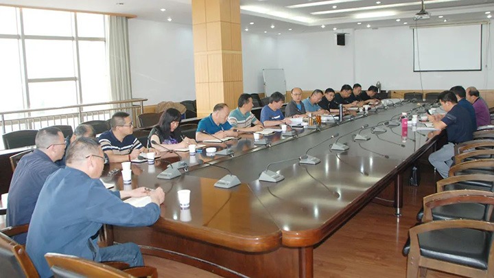 云煤（6008集团官方网站）集团总司理助理、刷新办主任陈家昆一行到云维集团开展国企刷新三年行动督导调研