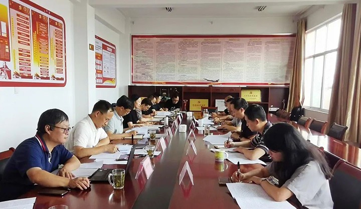 集团党委副书记、、副董事长、、总司理高建嵩一行到化工供销公司调研指导事情