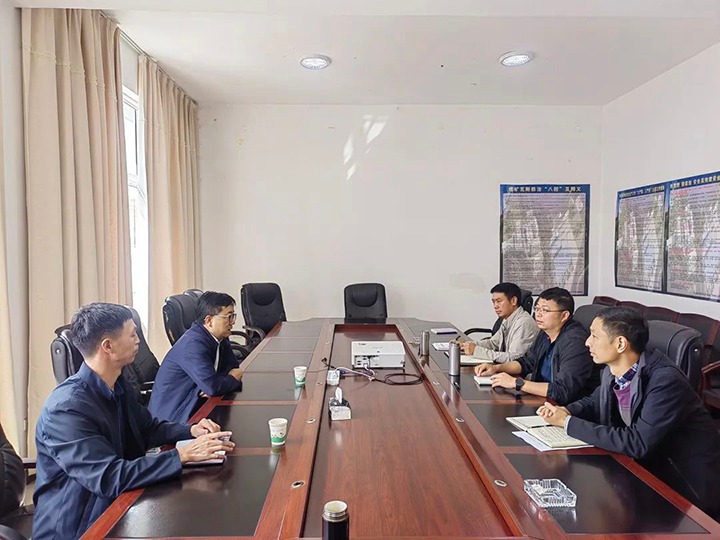 【专项行动】集团党委委员、、、副总司理、、、总工程师施从伟到罗平东城公司开展清静事情督导