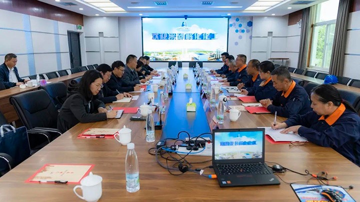 红河州政协副主席、、、州工商联主席李满一行到解化化工分公司开展专题调研