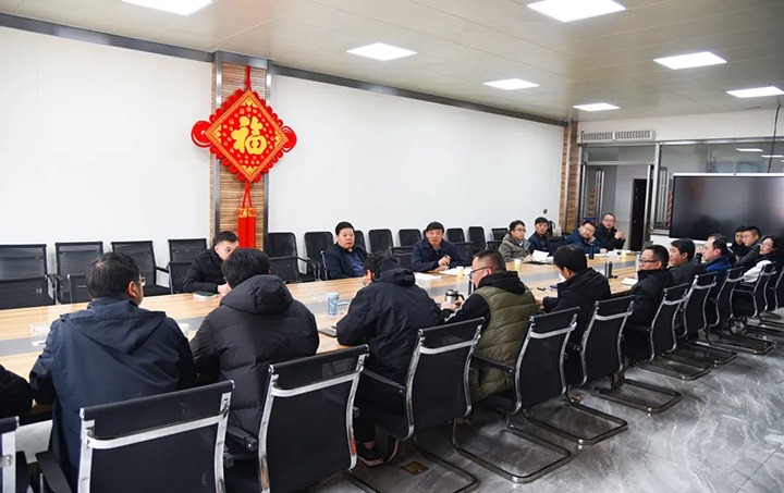 云煤（6008集团官方网站）集团党委副书记、、、副董事长、、、总司理高建嵩率包保盯守小组到恩洪煤业公司举行清静检查