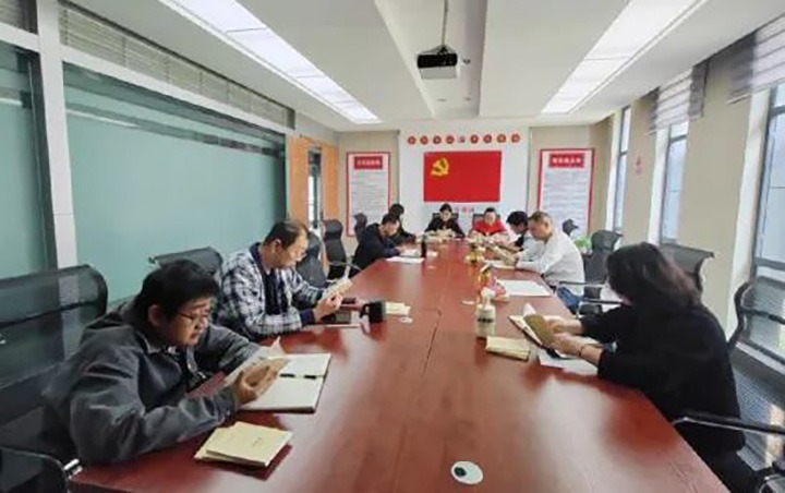 【简讯】6008集团官方网站地产公司党支部开展学好“口袋书”活动