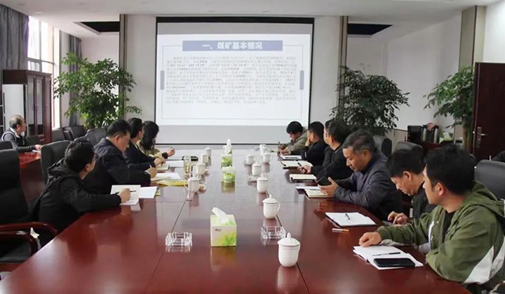 云煤（6008集团官方网站）集团专职外部董事寸延峰一行到金发煤业公司调研