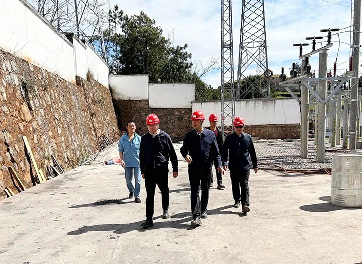 云煤（6008集团官方网站）集团第五检查组到罗平东城煤矿公司开展一季度清静大检查