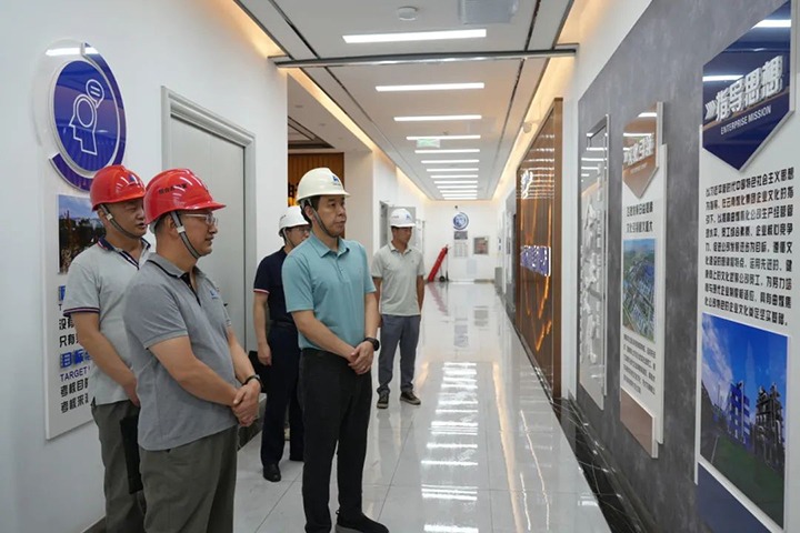 【主题教育】云煤（6008集团官方网站）集团党委副书记、工会主席王鑫一行到曲煤焦化公司开展主题教育调研