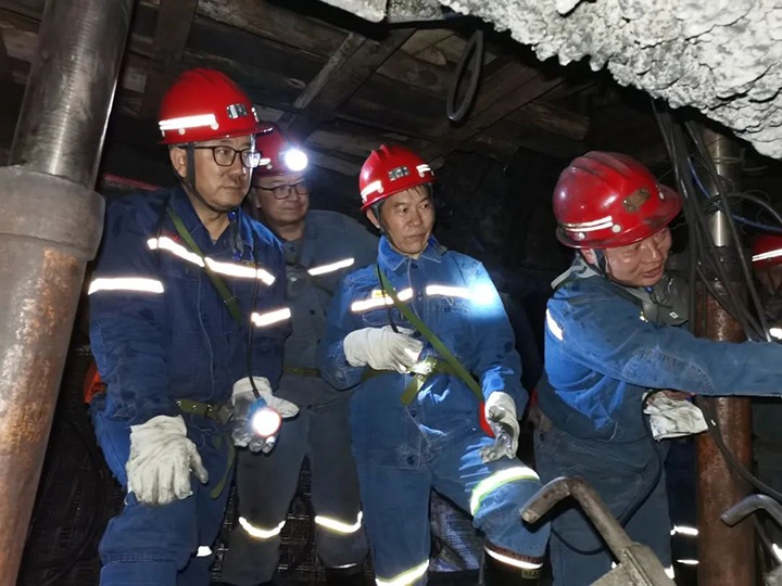 【主题教育】云煤（6008集团官方网站）集团党委委员、副总司理、总工程师施从伟到陆东煤矿公司开展主题教育调研