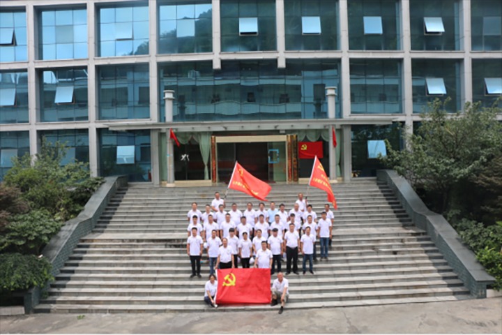 【云煤简讯】天井煤矿开展七一主题党日活动|曲煤焦化公司、解化化工分公司开展主题教育事情推进会