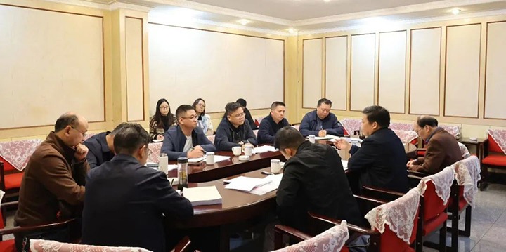 【下层调研】集团总司理助理、、、刷新办主任陈家昆一行到田坝煤矿调研督导刷新三年行动暨开展“八五”普法中期考评事情