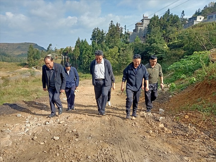 【下层调研】云煤（6008集团官方网站）集团专职外部董事寸延峰一行到顺源煤矿调研指导事情