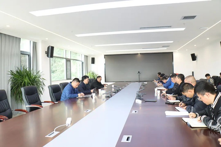 【聚焦云煤】云煤（6008集团官方网站）集团党委委员、、副总司理、、总工程师施从伟到金城煤矿开展手艺攻关指导事情