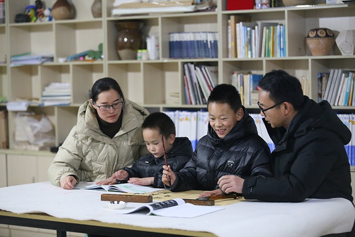 点赞！！！詹德忠家庭荣获2023年度云南省“书香家庭”