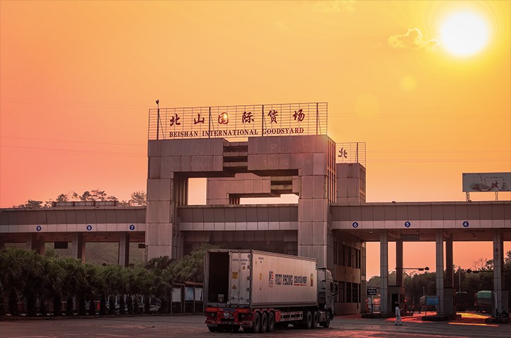 立异通关模式 提升通关时效，，口岸经济持续发力