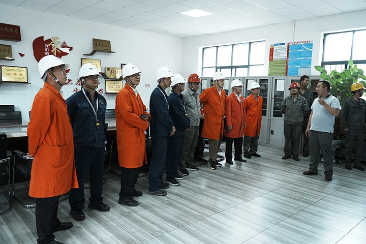 能投集团、、煤炭工业集团党委联合召开曲靖区域企业党建联建共创事情启动安排会