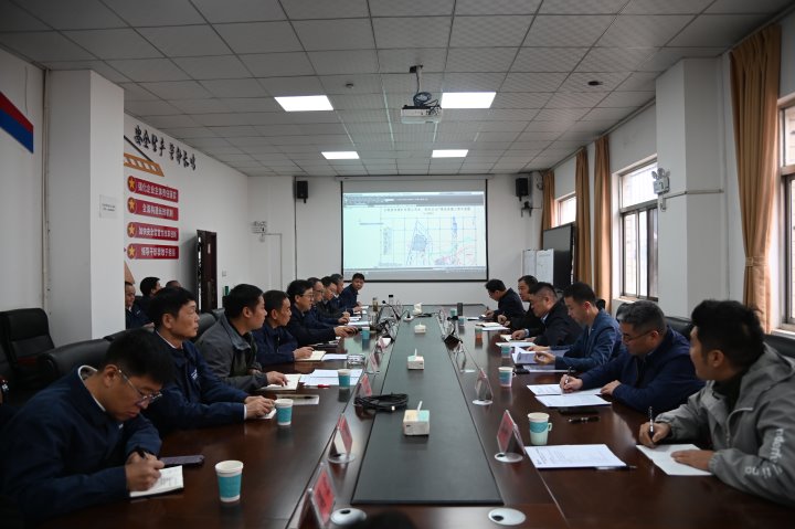 国务院安委办督导组到陆东煤矿督导检查清静生产事情