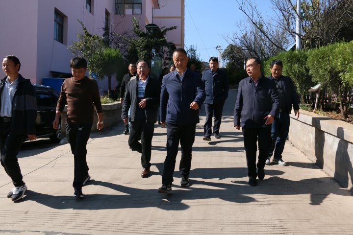 宣威市委副书记、、市长许韶发到羊场煤矿公司举行清静生产事情调研