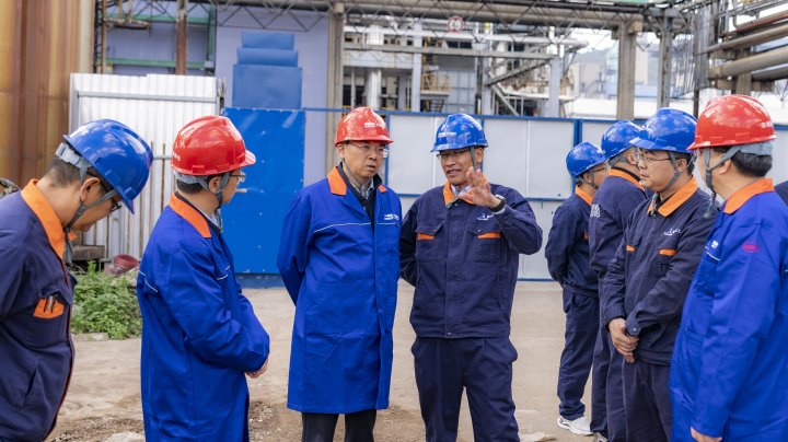 云煤集团党委副书记、副董事长、总司理高建嵩到云南解化公司开展现场事情调研