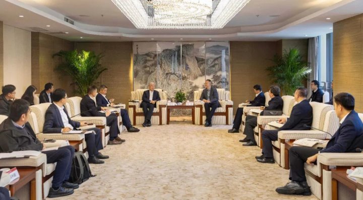 山东大学与能投集团、、、煤炭工业集团交流座谈