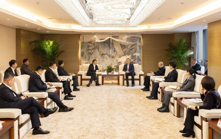 中原银行到云南能投集团、煤炭工业集团交流座谈