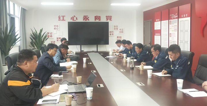 云煤集团党委委员、、副总司理、、总工程师施从伟率队到东城煤矿公司督导检查清静生产事情